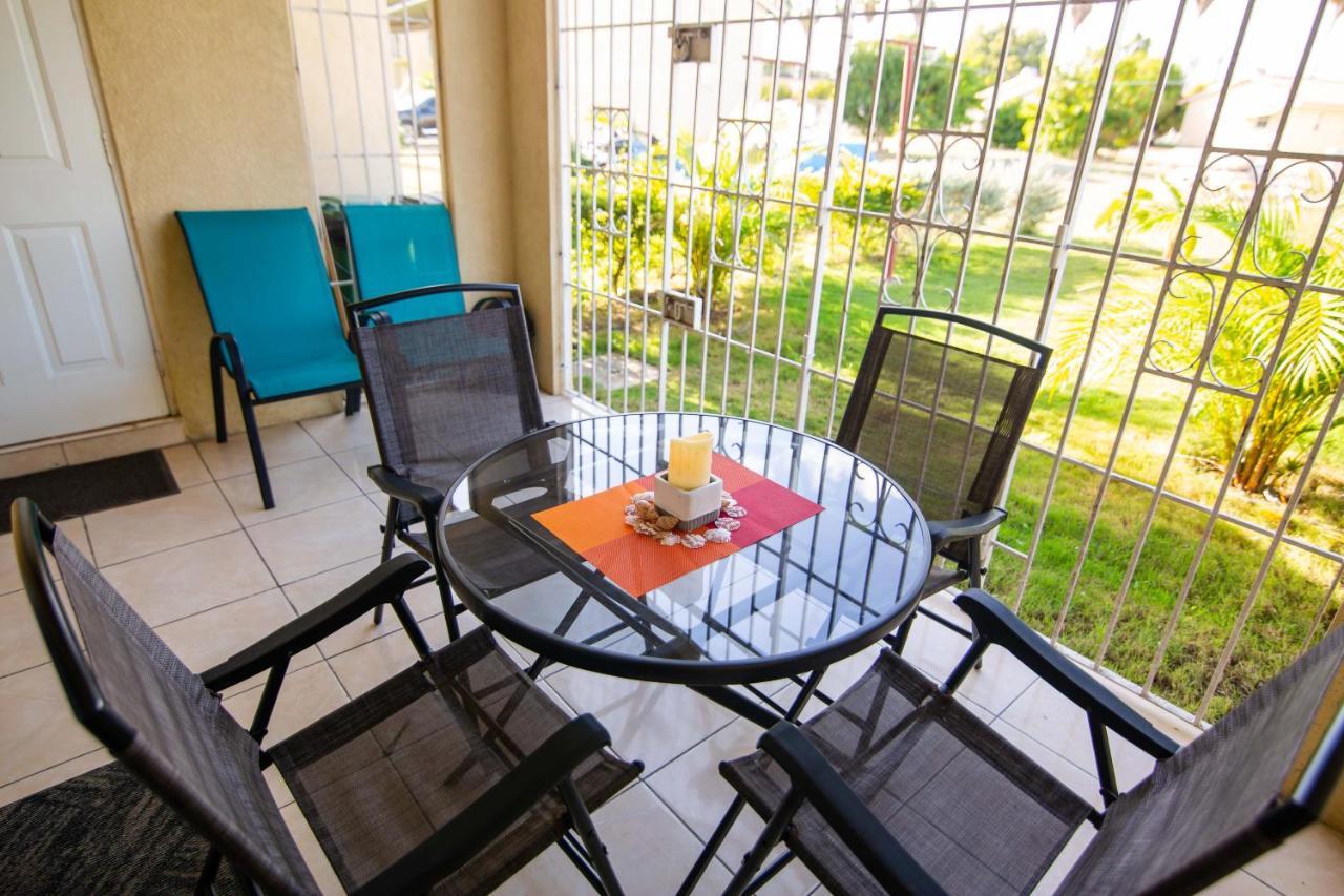 The Oasis I, Portmore Country Club Экстерьер фото